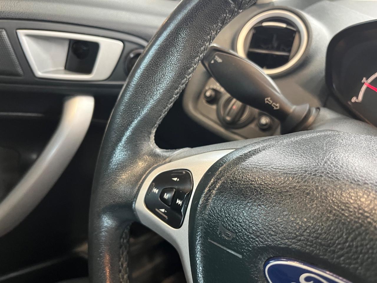 Ford Fiesta 1.2 60CV 5 porte Titanium OK NEOPATENTATI