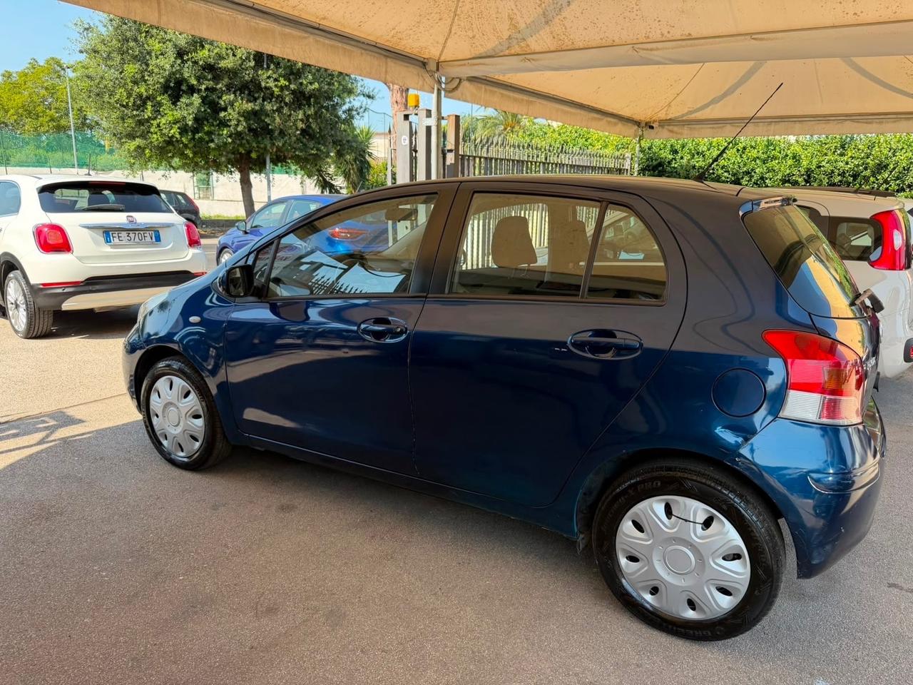 Toyota Yaris 1.0 5 porte Luxury pack