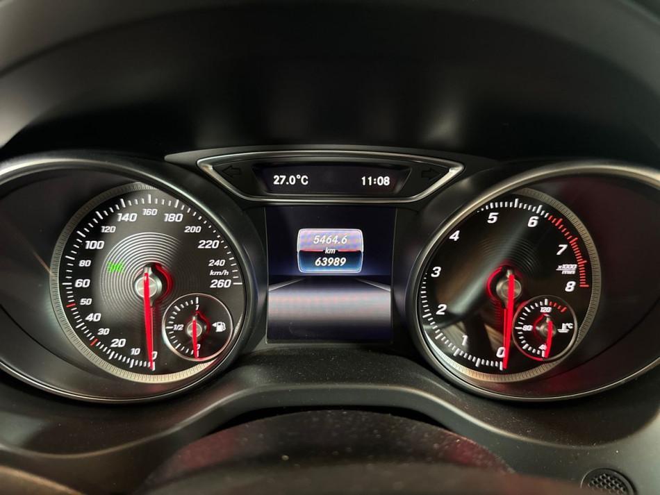 Mercedes GLA 180 180 Business 7G-DCT