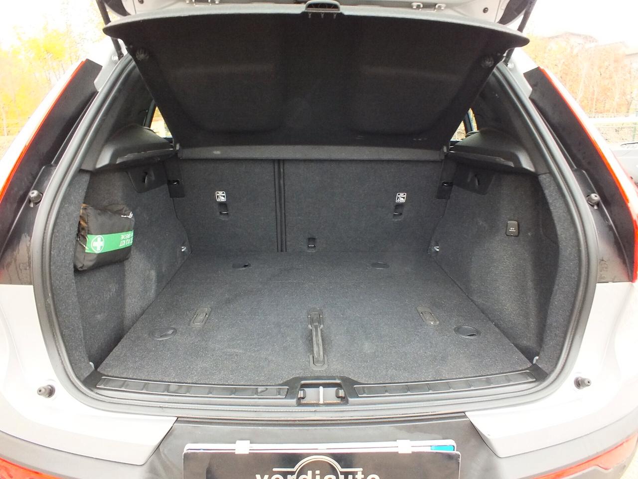 VOLVO XC40 B3 AUTOM.AUTOCARRO N1