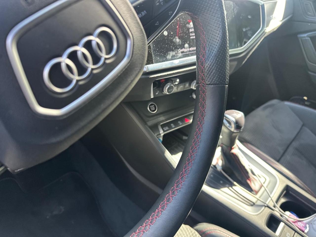 Audi Q3 SPB 40 TDI quattro S tronic Identity Black pano