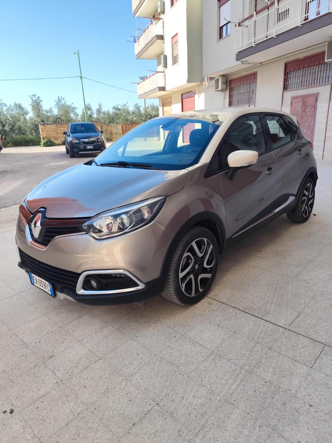 Renault Captur 1.5 dCi 8V 90 CV *GANCIO DI TRAINO*