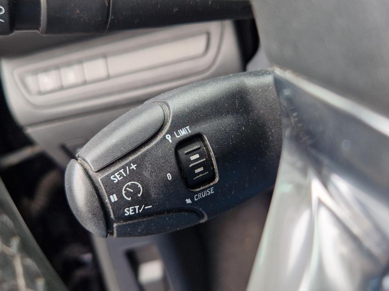 Peugeot 208 BlueHDi 100 5 porte Allure