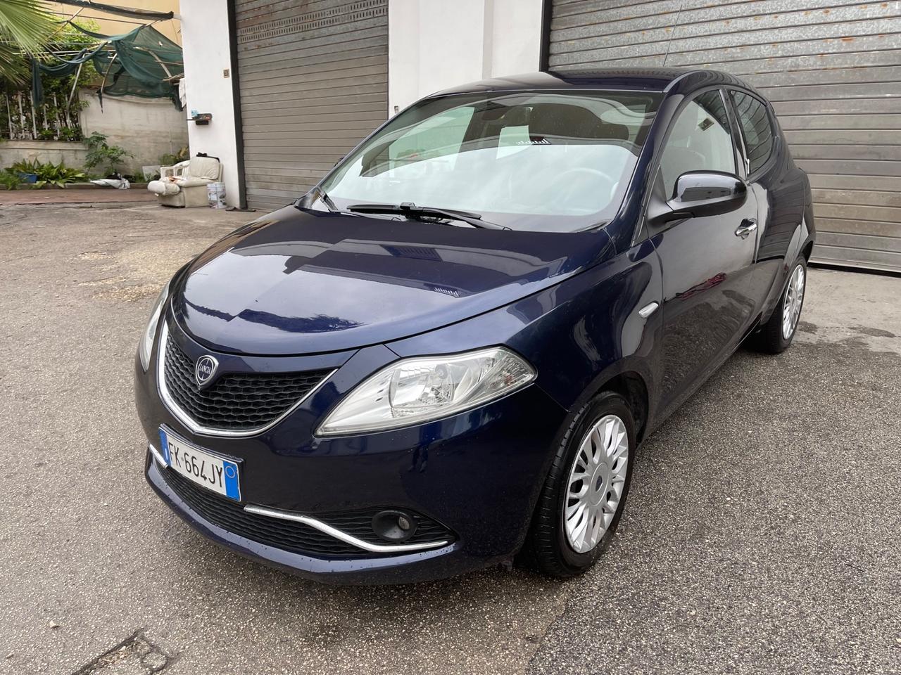Lancia Ypsilon 1.2 69 CV 5 porte Silver