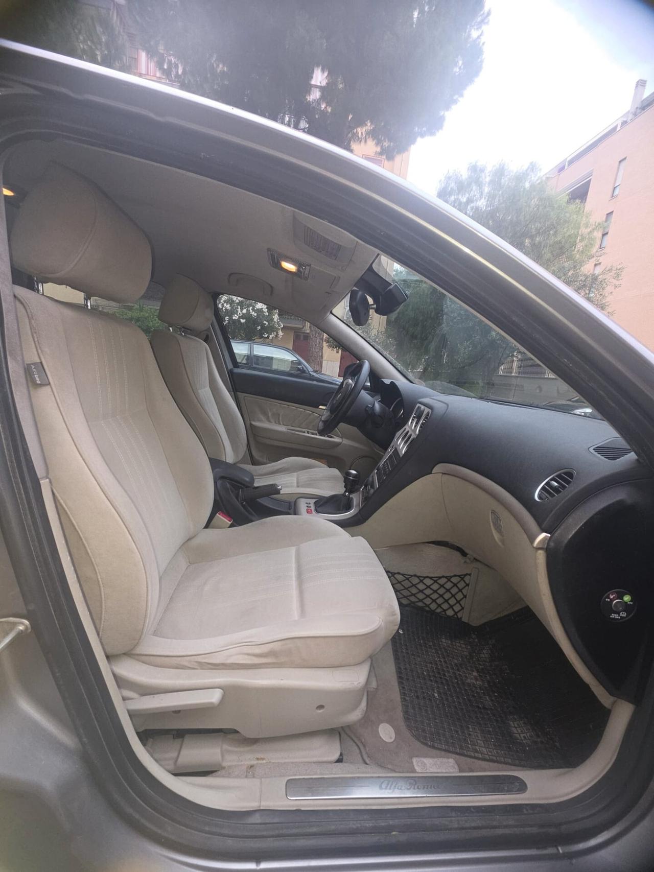Alfa Romeo 159 1.9 JTDm Sportwagon Distinctive