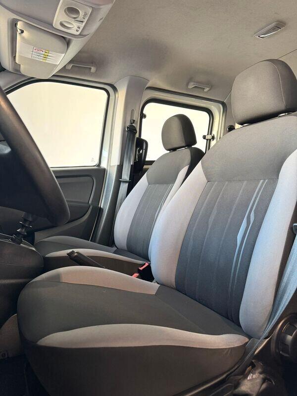 FIAT DOBLO' MAXI 1.6mjt AUTOCARRO 5 POSTI