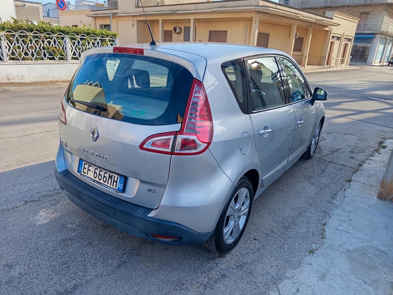 Renault Scenic X-Mod 1.5 dCi 110CV