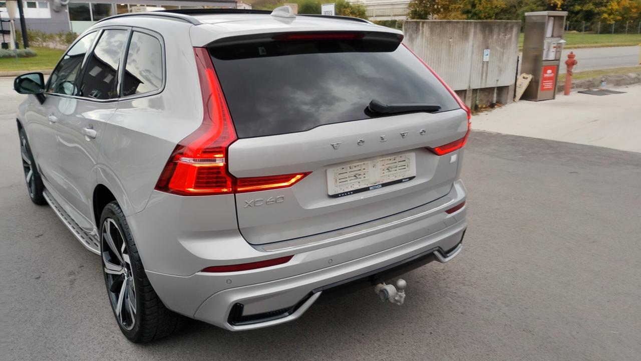 Volvo XC 60 XC60 T6 Recharge Plug-in Hybrid AWD automatico Ultimate Dark