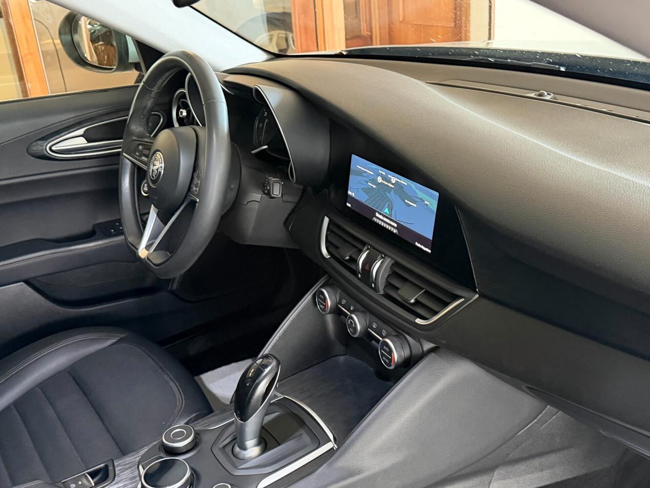 Alfa Romeo Giulia 2.2 TURBODIESEL 160 cv. AT8 EXECUTIVE (Nav)