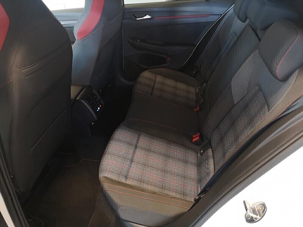 Volkswagen Golf GTI 2.0 TSI DSG