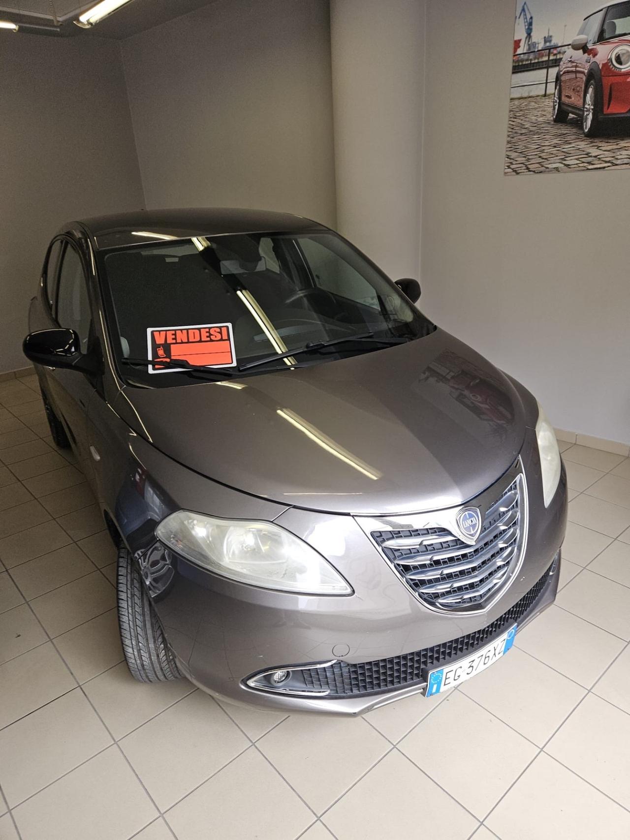 Lancia Ypsilon 1.2 69 CV Unyca