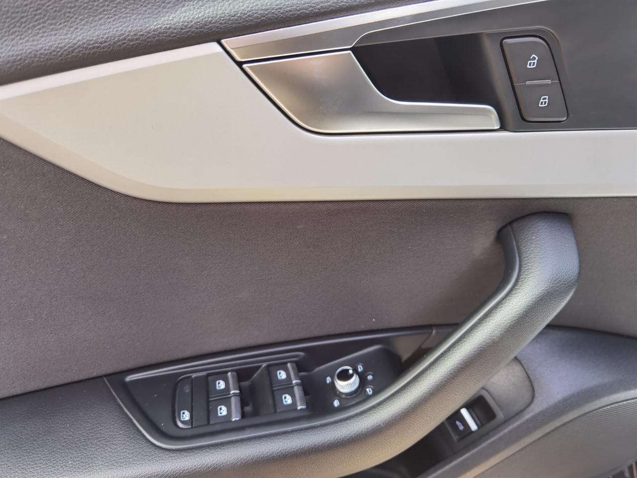 Audi A4 Avant 35 TDI S tronic Business Advanced