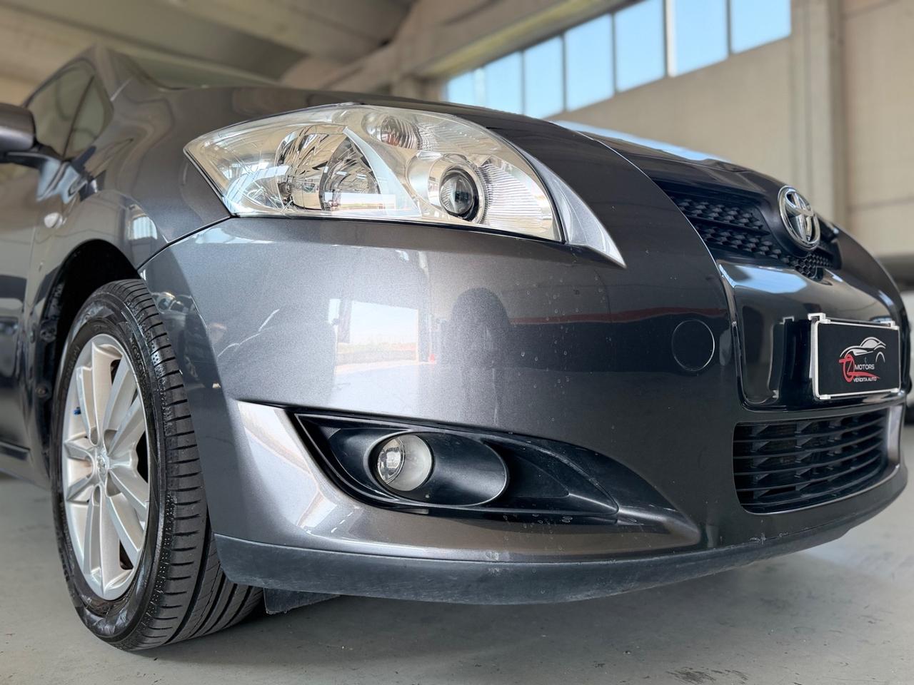 Toyota Auris 2.0 D-4D DPF 5 porte Sol NEOPATENTATI