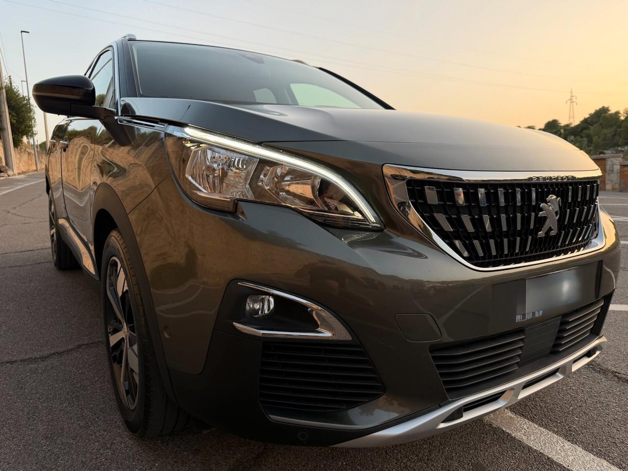 Peugeot 3008 ALLURE/1.6 120CV/PELLE/18"/CAR PLAY