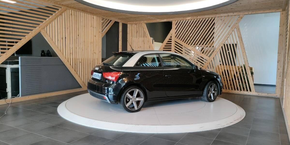 Audi A1 1.6 tdi Attraction 105cv