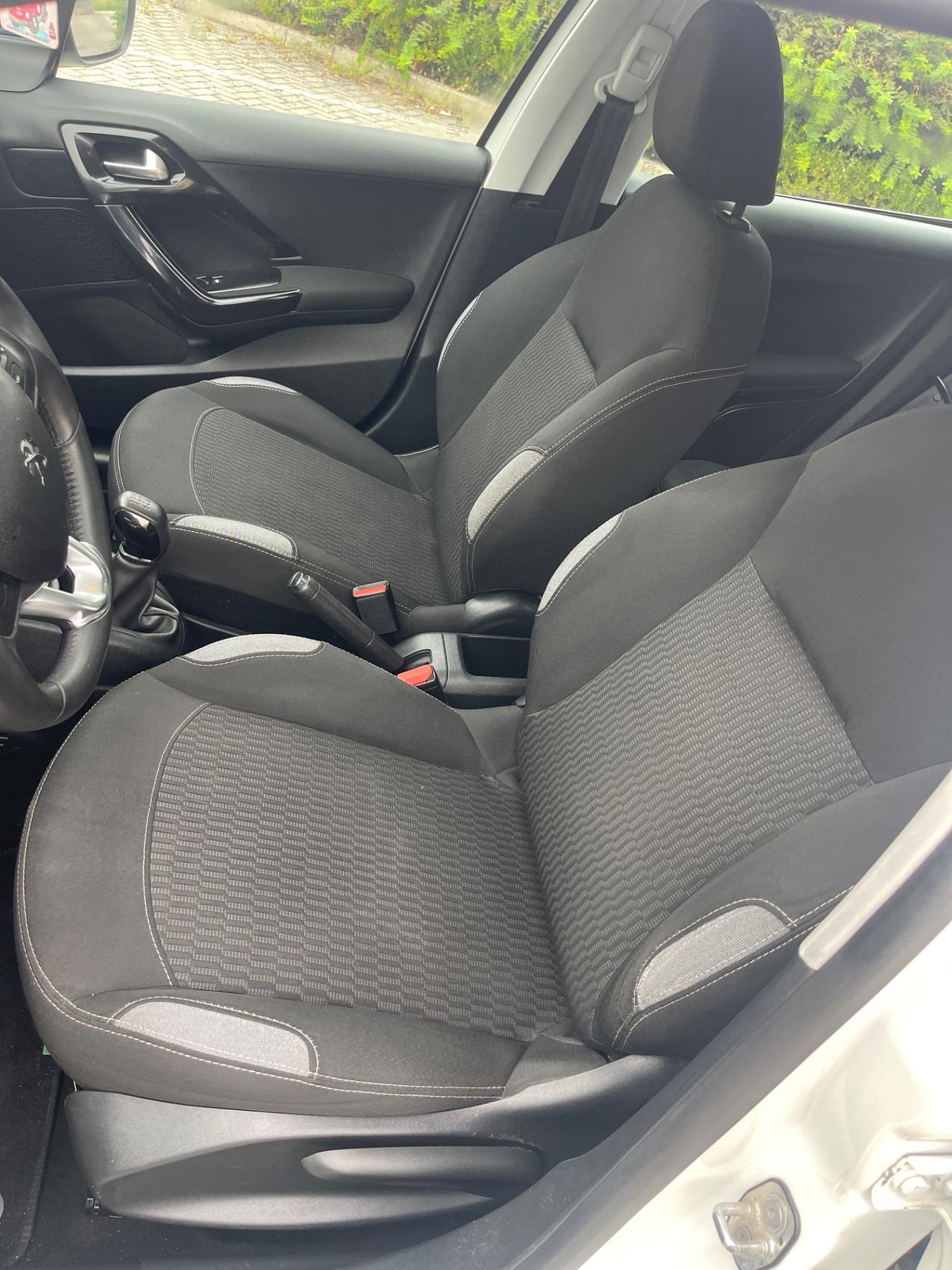 Peugeot 208 BlueHDi 75 5 porte Allure