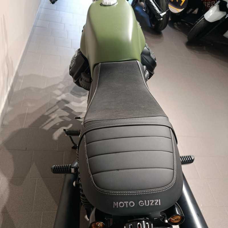 Moto Guzzi V7 Stone - 2024