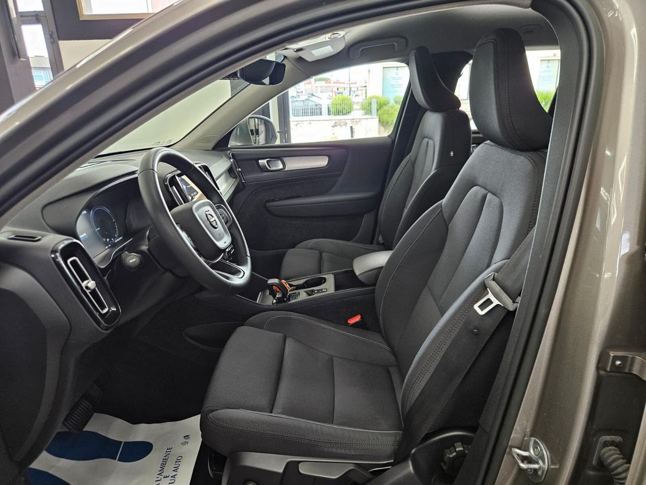 Volvo XC40 T4 Recharge Plug-in Hybrid automatico Essential