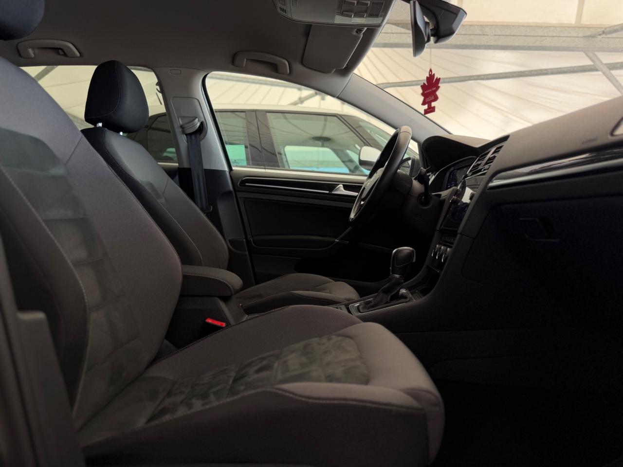 Volkswagen Golf 1.6 TDI 115 CV DSG COCKPIT