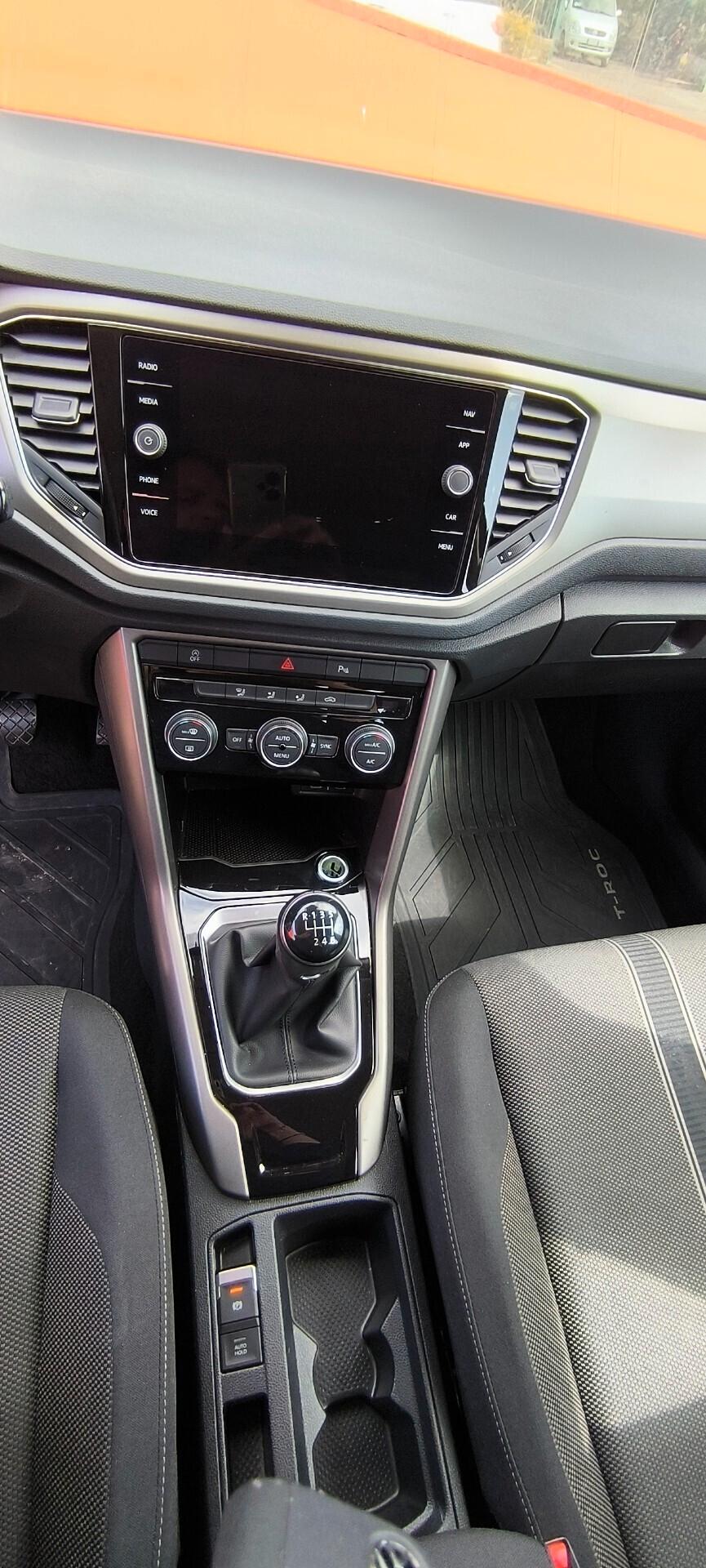 Volkswagen T-Roc 1.0TSI STYLE VIRTUAL NAVI BI-ZONA ASSIST LED