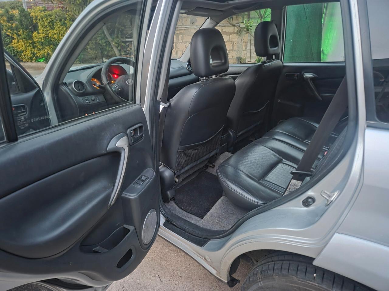 Toyota RAV 4 RAV4 2.0 Tdi D-4D cat 5 porte Sol