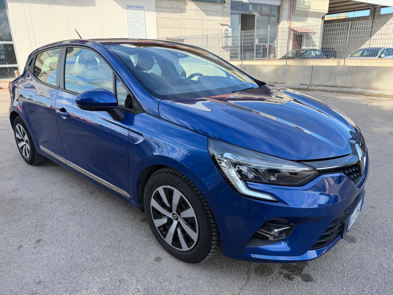 Renault Clio Full Hybrid E-Tech 140 CV 5 porte Initiale Paris