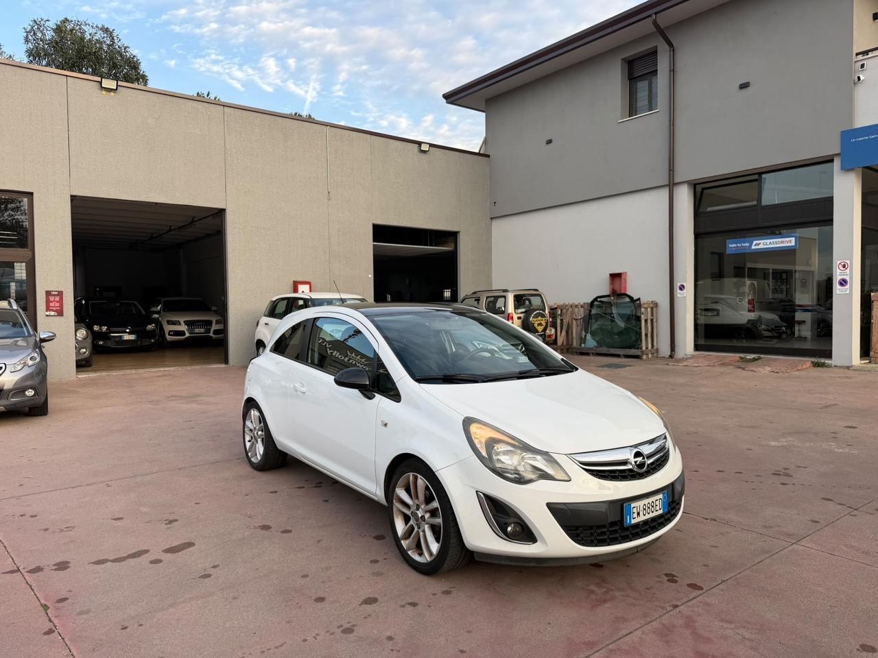 Opel Corsa 1.2 85CV 3 porte GPL-TECH b-color