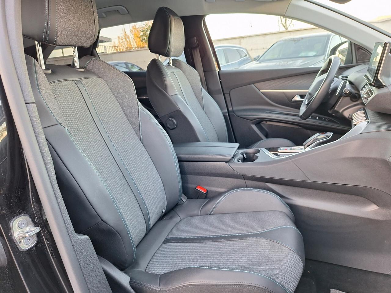 Peugeot 3008 ALLURE PACK 1.5 HDi 130 S&S EAT8 NAV+RETROCAM. 2021