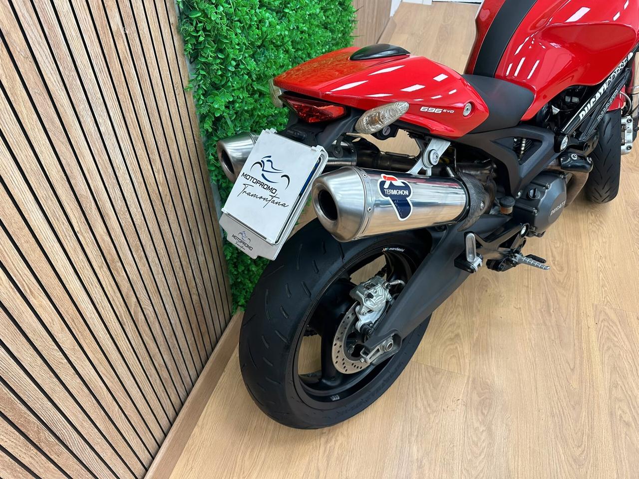 DUCATI MONSTER 696 SCARICO TERMIGNONI DA 99€ AL MESE