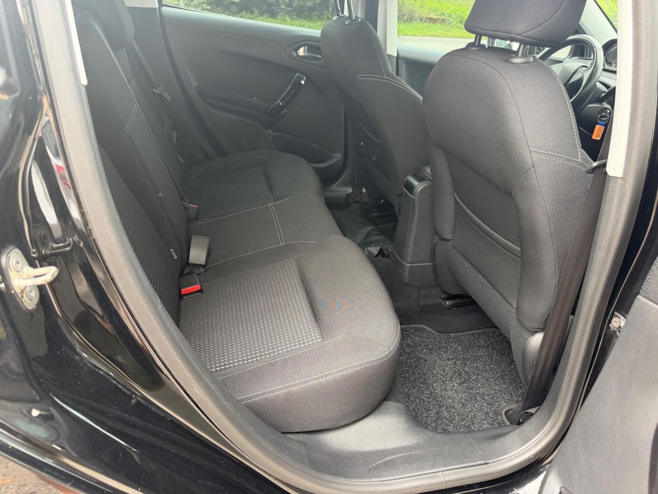 Peugeot 208 PureTech 82 5 porte Allure