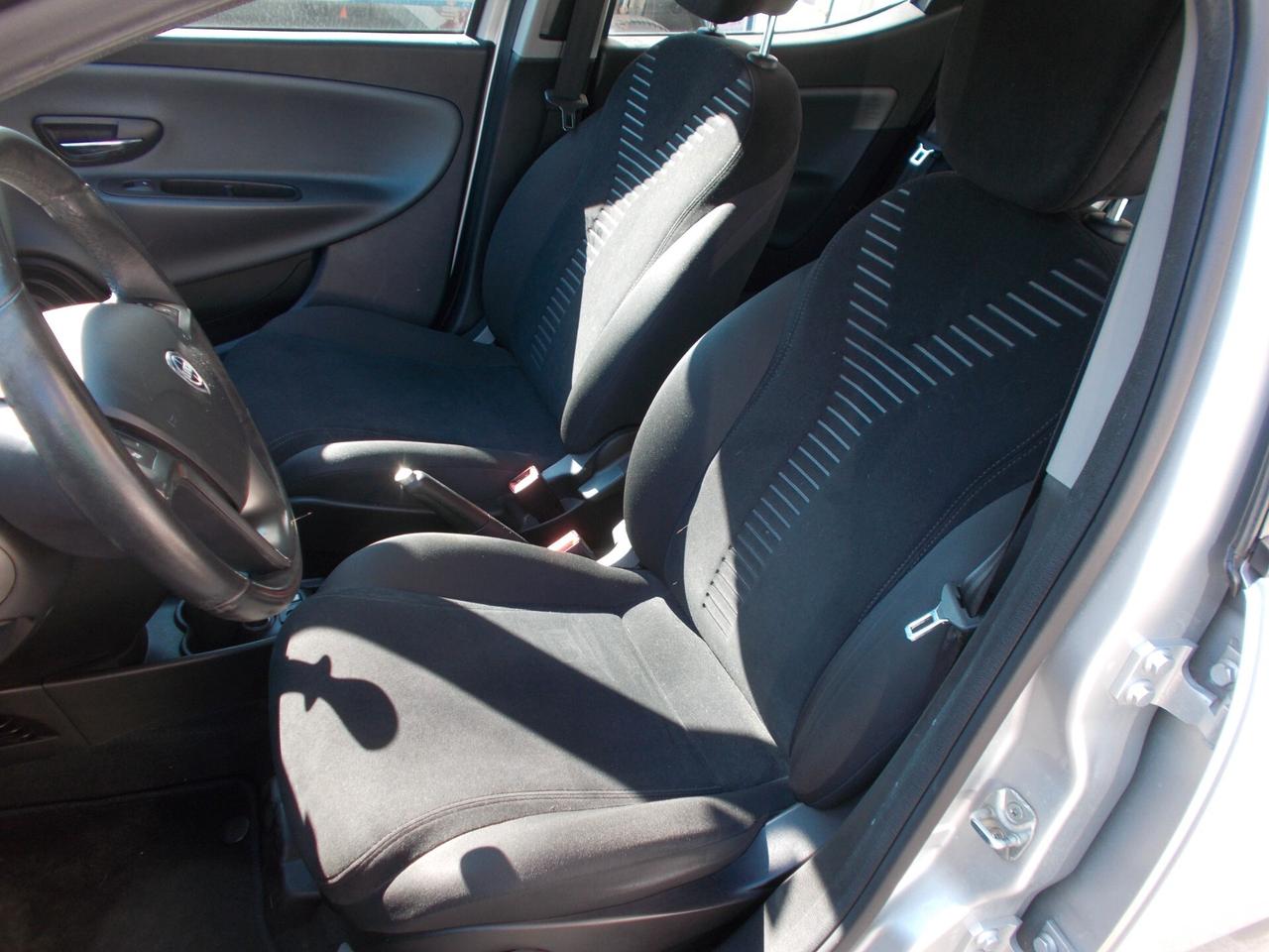 Lancia Ypsilon 1.2 69 CV 5 porte S&S Gold