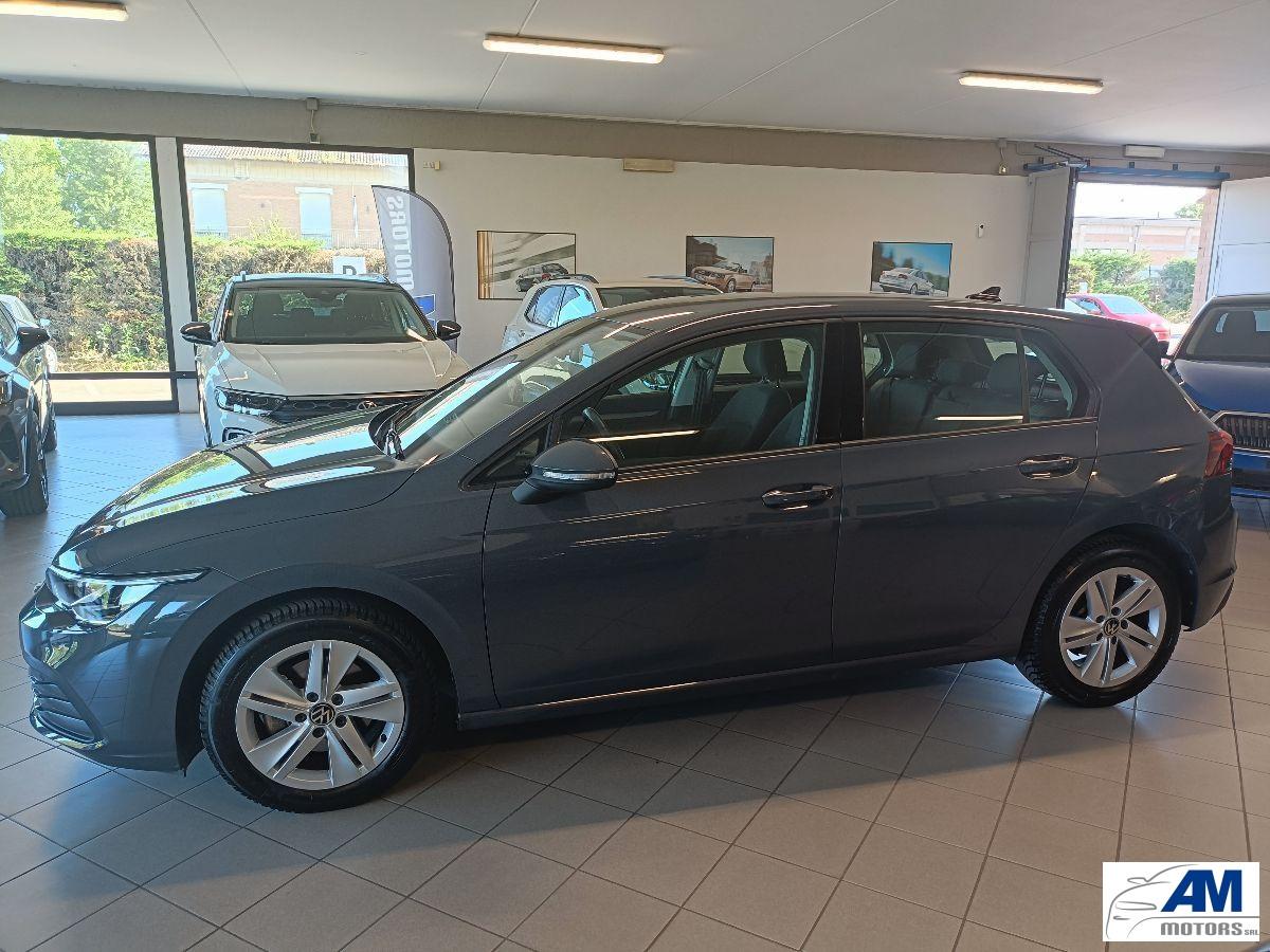 VOLKSWAGEN - Golf 8 life 1.5 tsi tgi 130 cv dsg