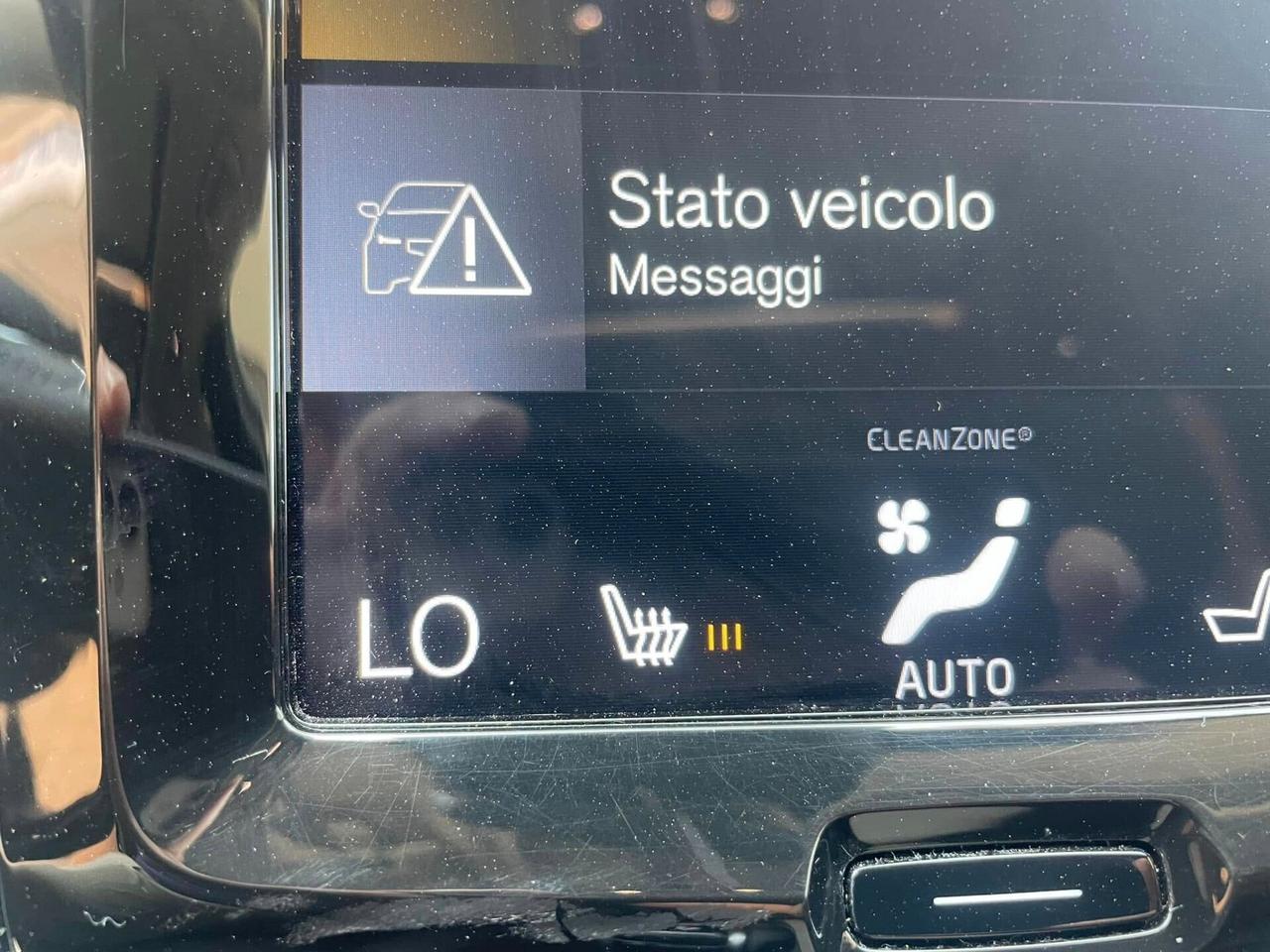 Volvo XC 60 XC60 D4 190cv AWD Inscription TETTO NAVY PELLE LED 19