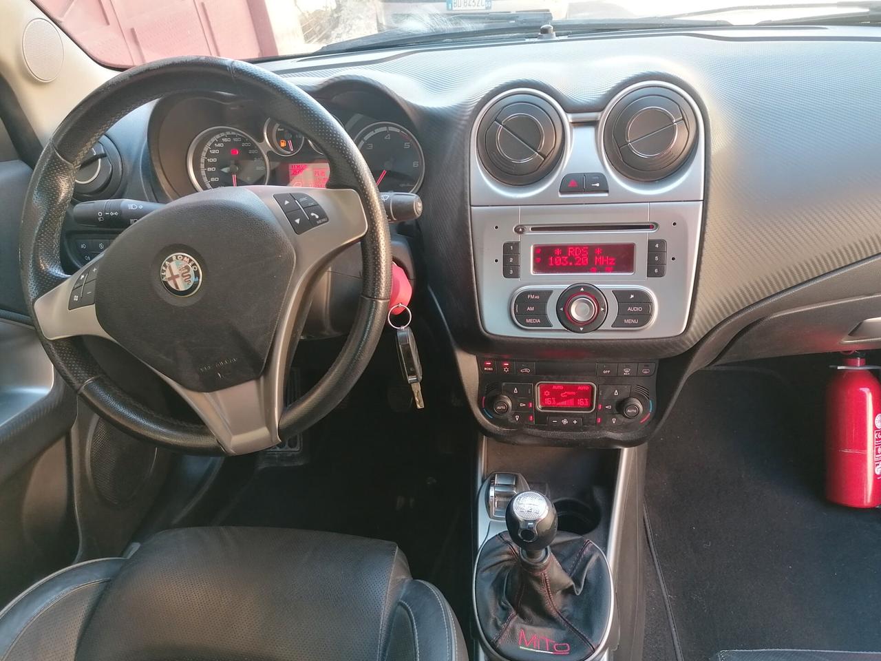 Alfa Romeo MiTo 1.6 JTDm-2 S&S Distinctive Sport Pack