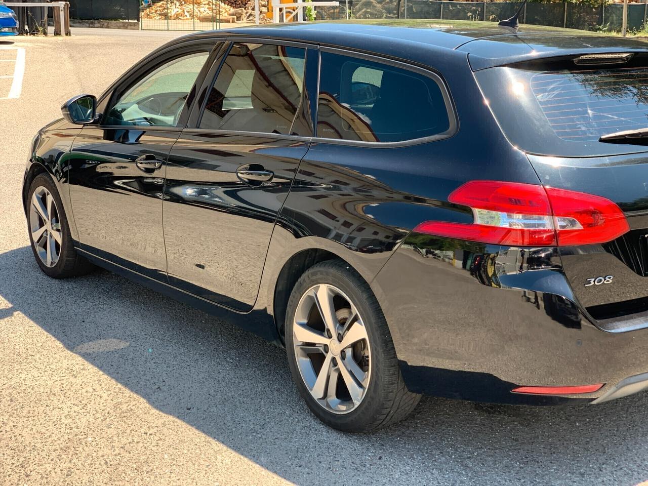 Peugeot 308 BlueHDi 100 S&S STATION WAGON ALLURE