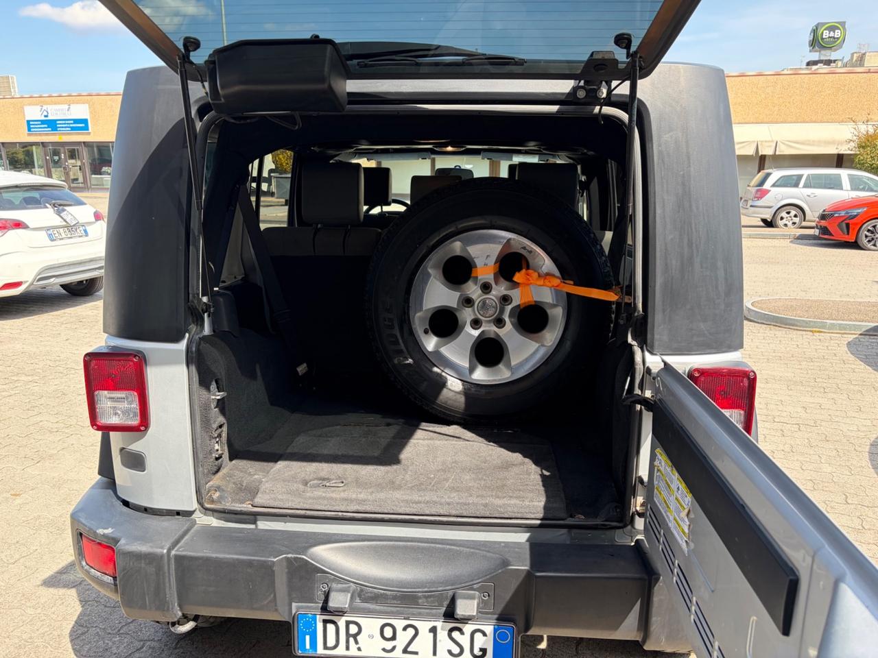 Jeep Wrangler Unlimited 2.8 CRD Sport Auto