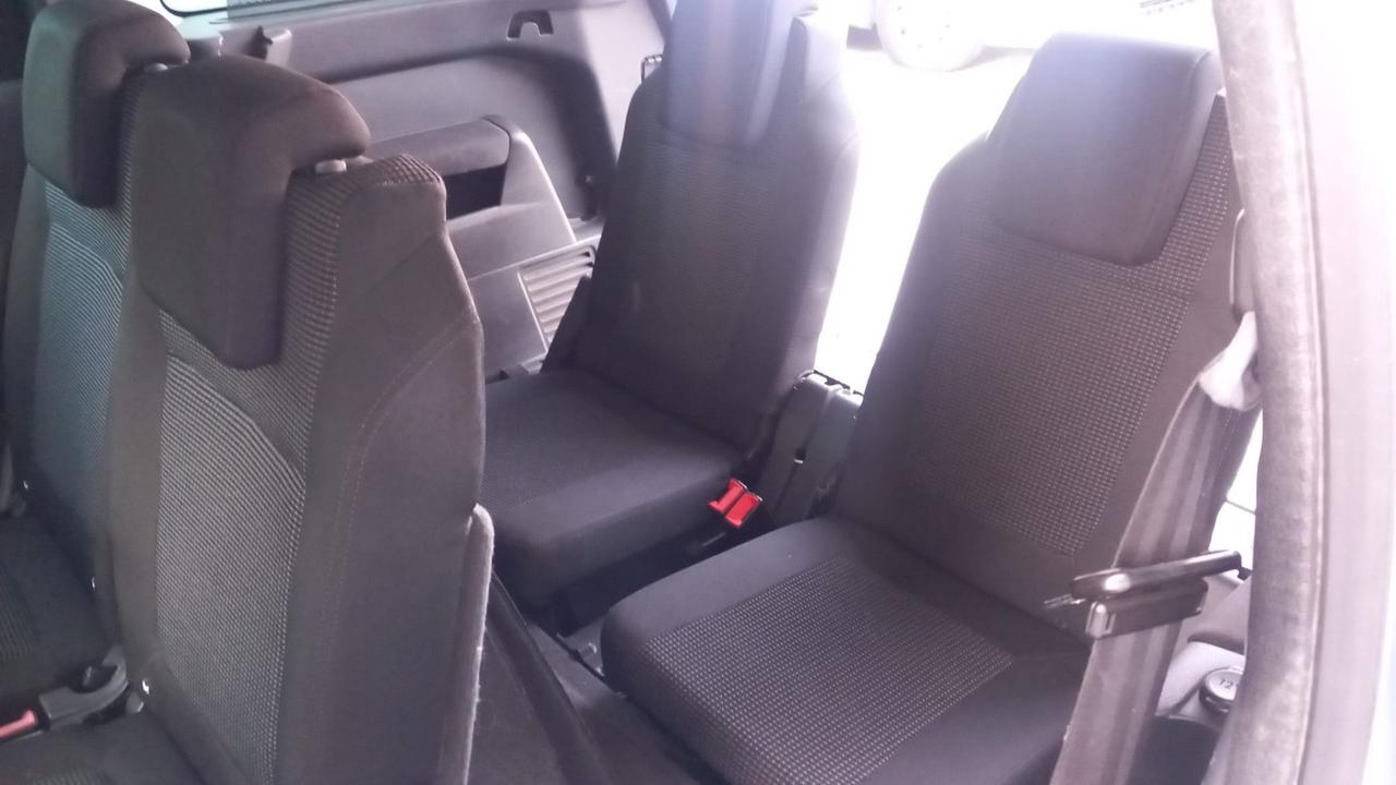 Peugeot 5008 1.6 HDi 112CV Tecno