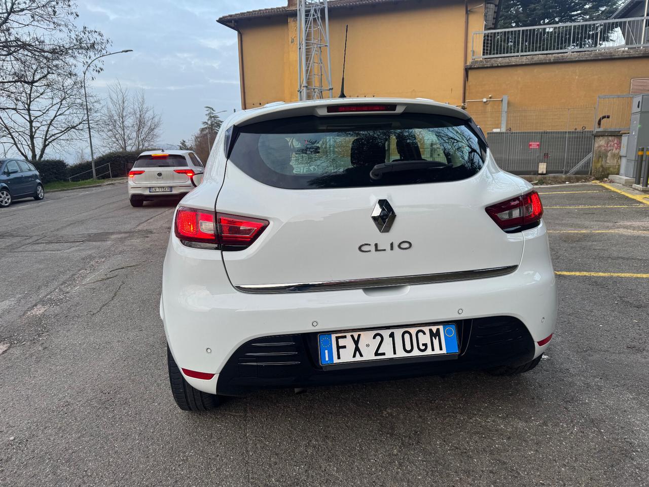 Renault Clio TCe 12V 75 CV 5 porte Moschino Life 07/2019