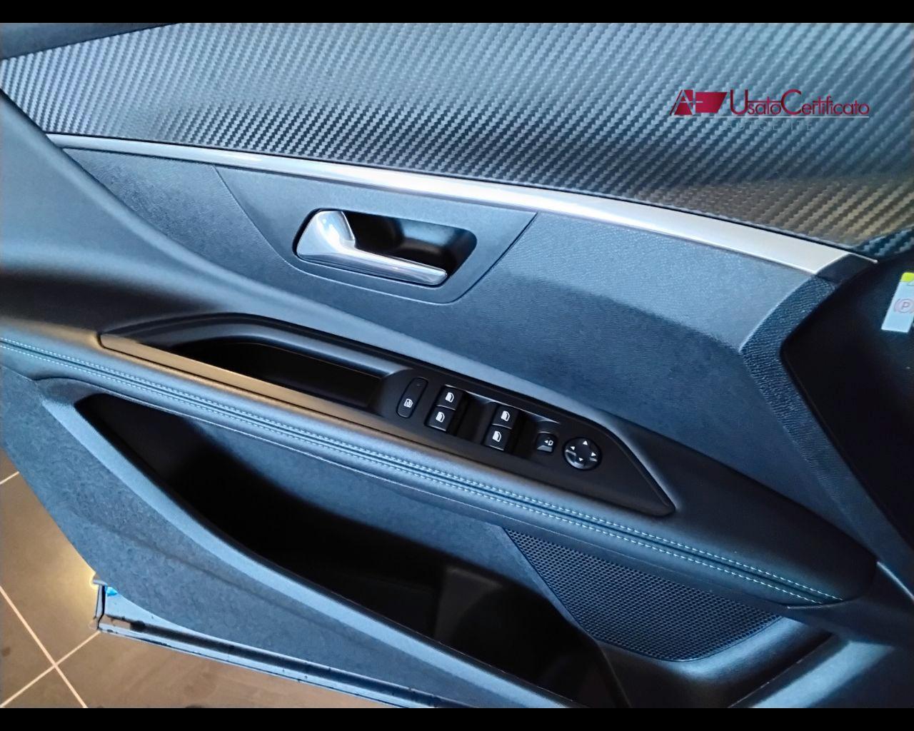 PEUGEOT 3008 BlueHDi 130 S&S Allure