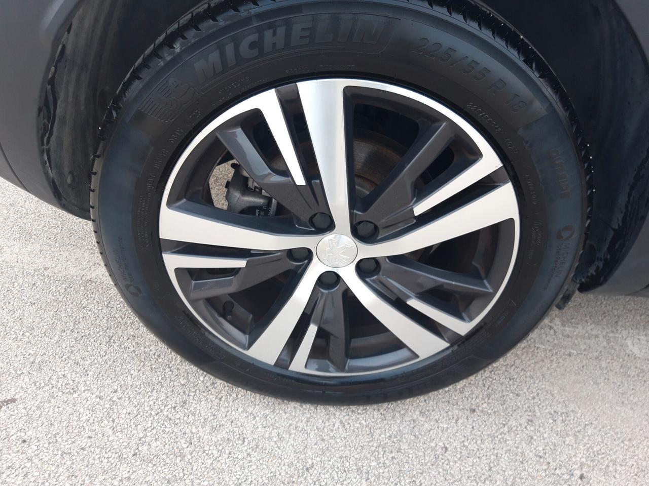 Peugeot 3008 BlueHDi 130 S&S EAT8 Allure