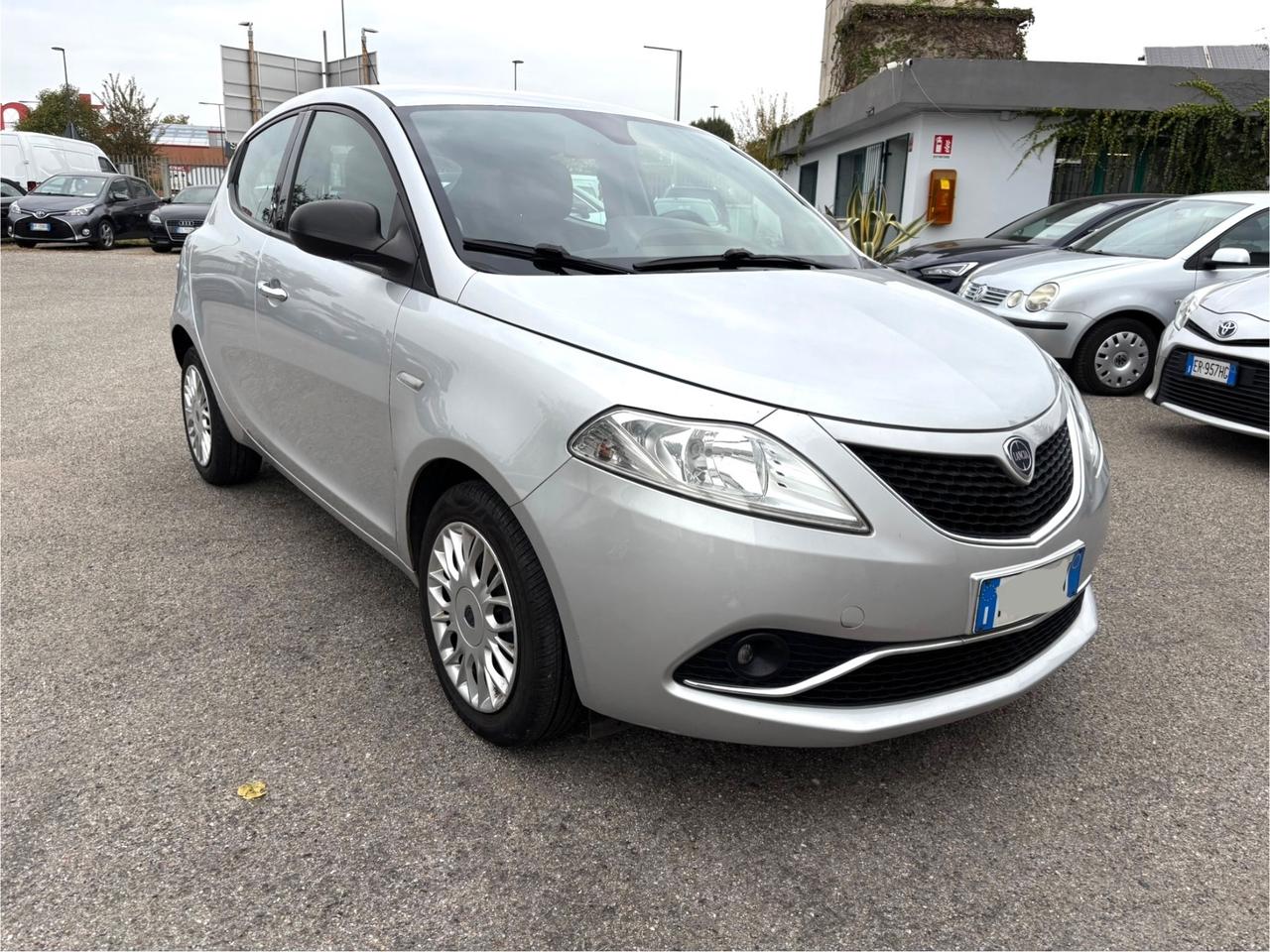 Lancia Ypsilon 1.2 69 CV 5 porte Opening Edition