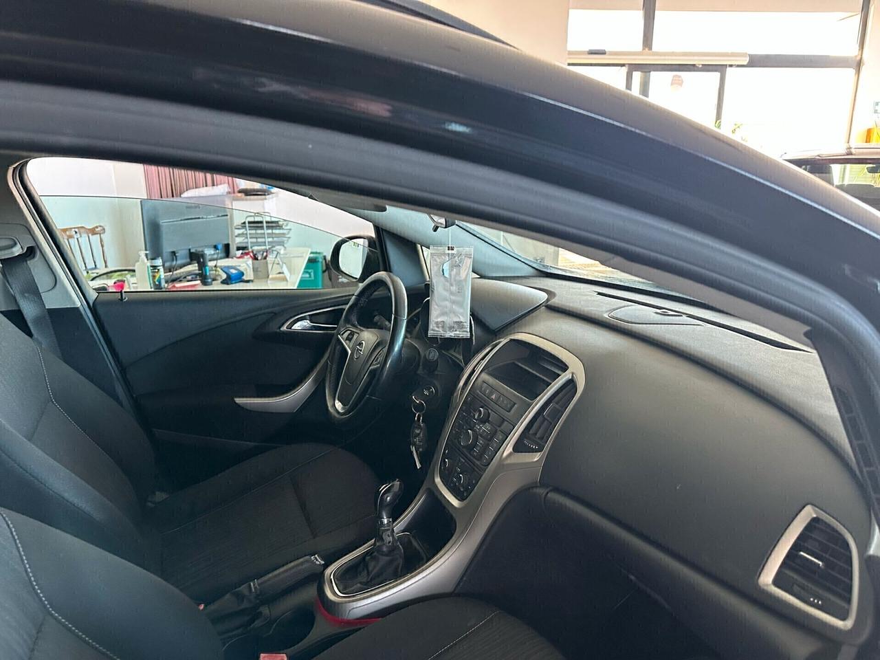 Opel Astra 1.4 Turbo 120CV Sports Tourer Cosmo