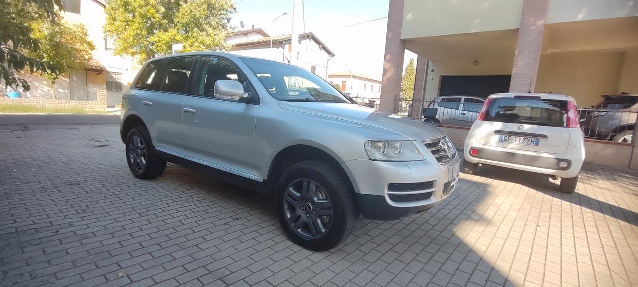 Volkswagen Touareg 3.2 V6 tiptronic