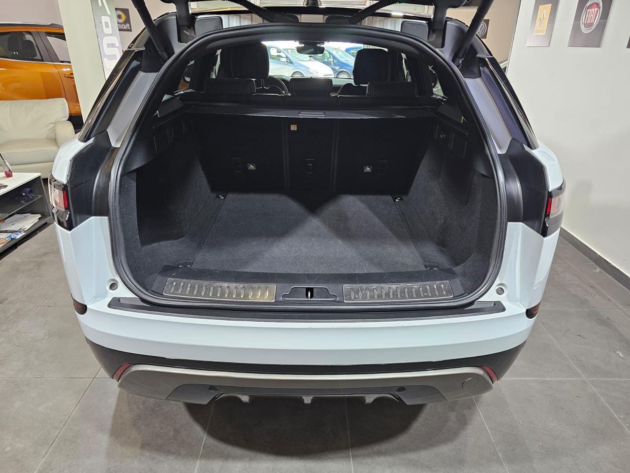 Range Rover Velar 2.0D 180 CV R-Dynamic
