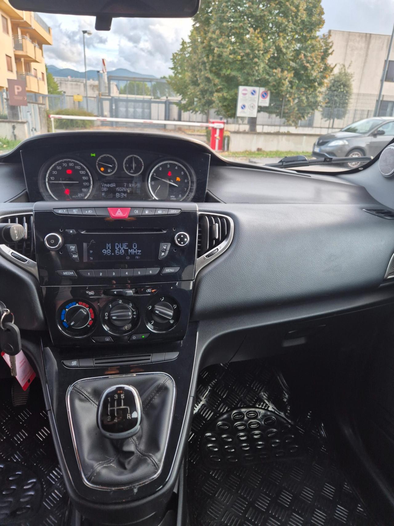 Lancia Ypsilon 0.9 TwinAir 85 CV 5 porte Metano Ecochic Gold