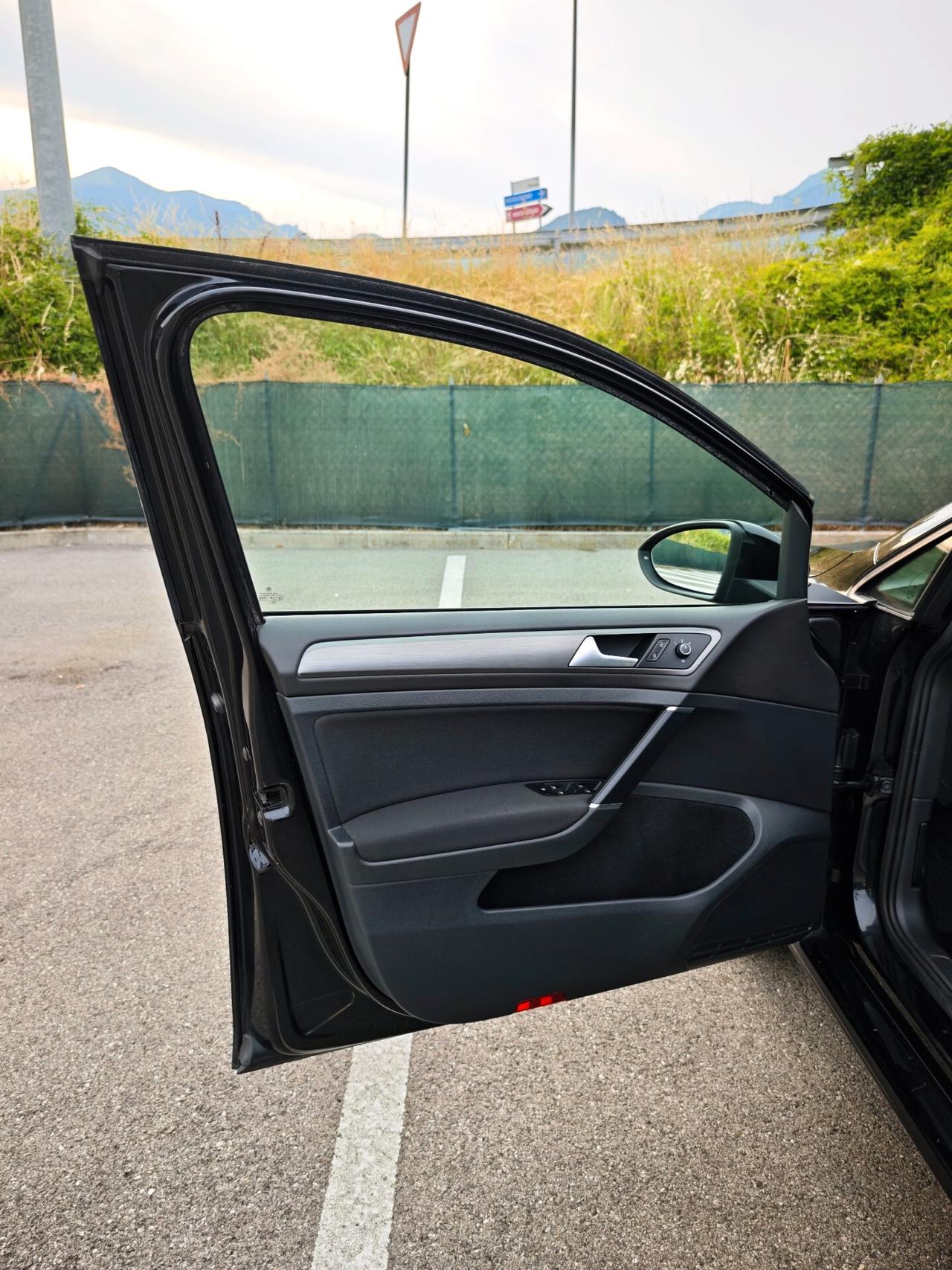 Volkswagen Golf 1.6 TDI 105 CV - PERFETTA AL 100% -