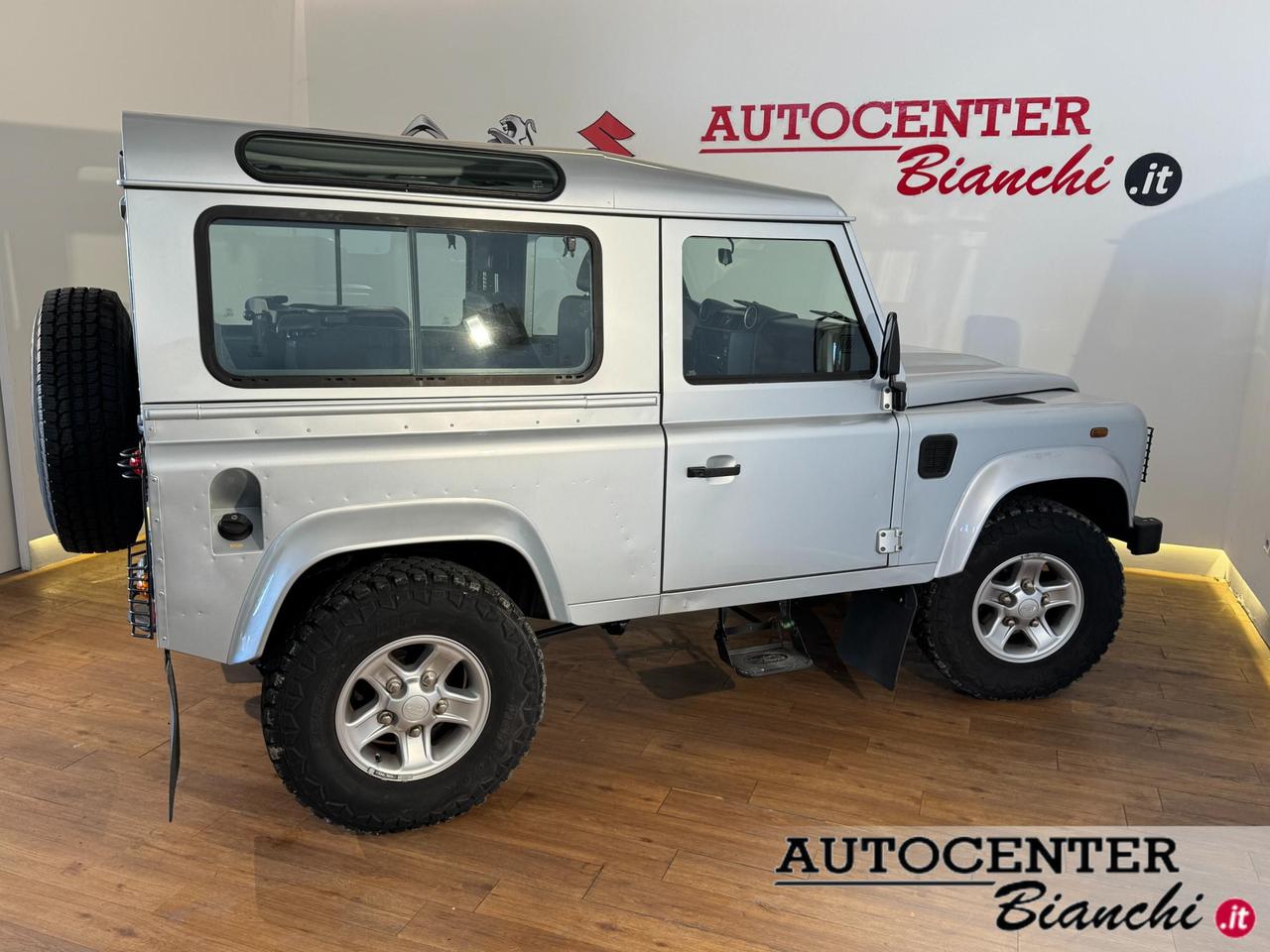 Land Rover Defender 90 SW Defender 90 2.4 td SE SW
