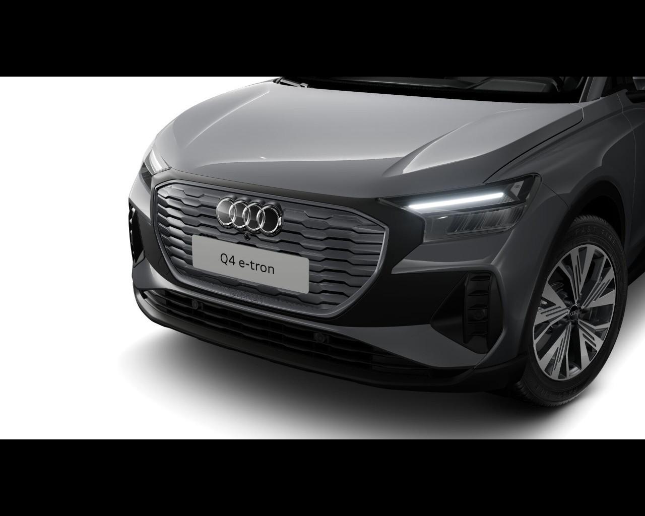 AUDI Audi Q4 Custom edition 40 e-tron 150,00 kW