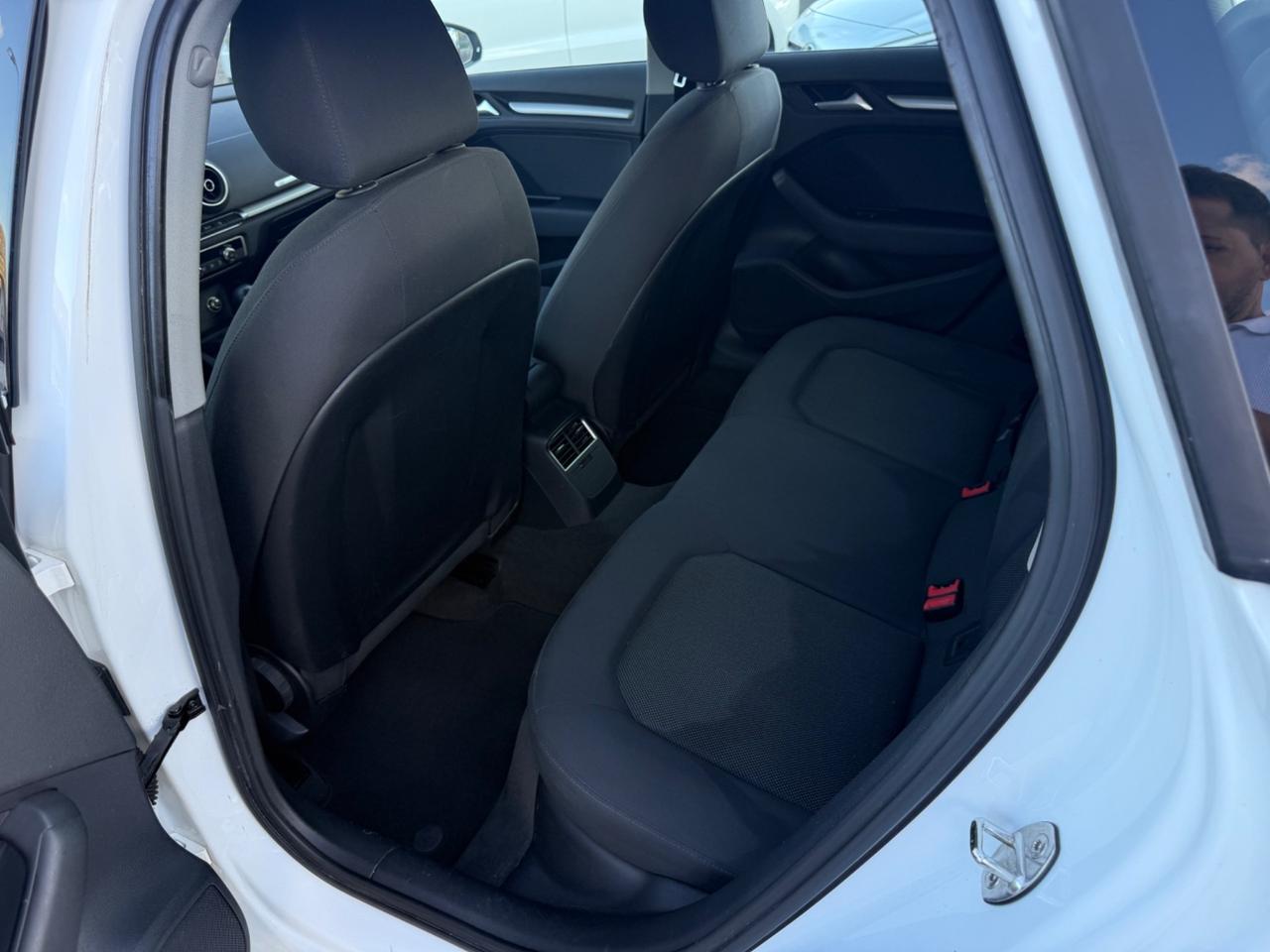 Audi A3 1.6 TDI S tronic Business