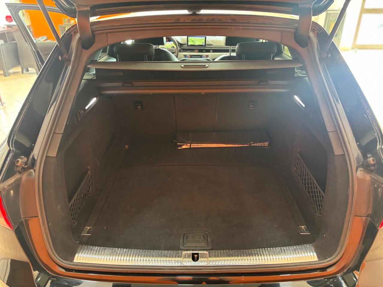 Audi A4 Avant 2.0 TDI 150 CV s-line permute e finanziamenti